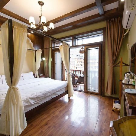 Flower Time Inn Fenghuang Εξωτερικό φωτογραφία