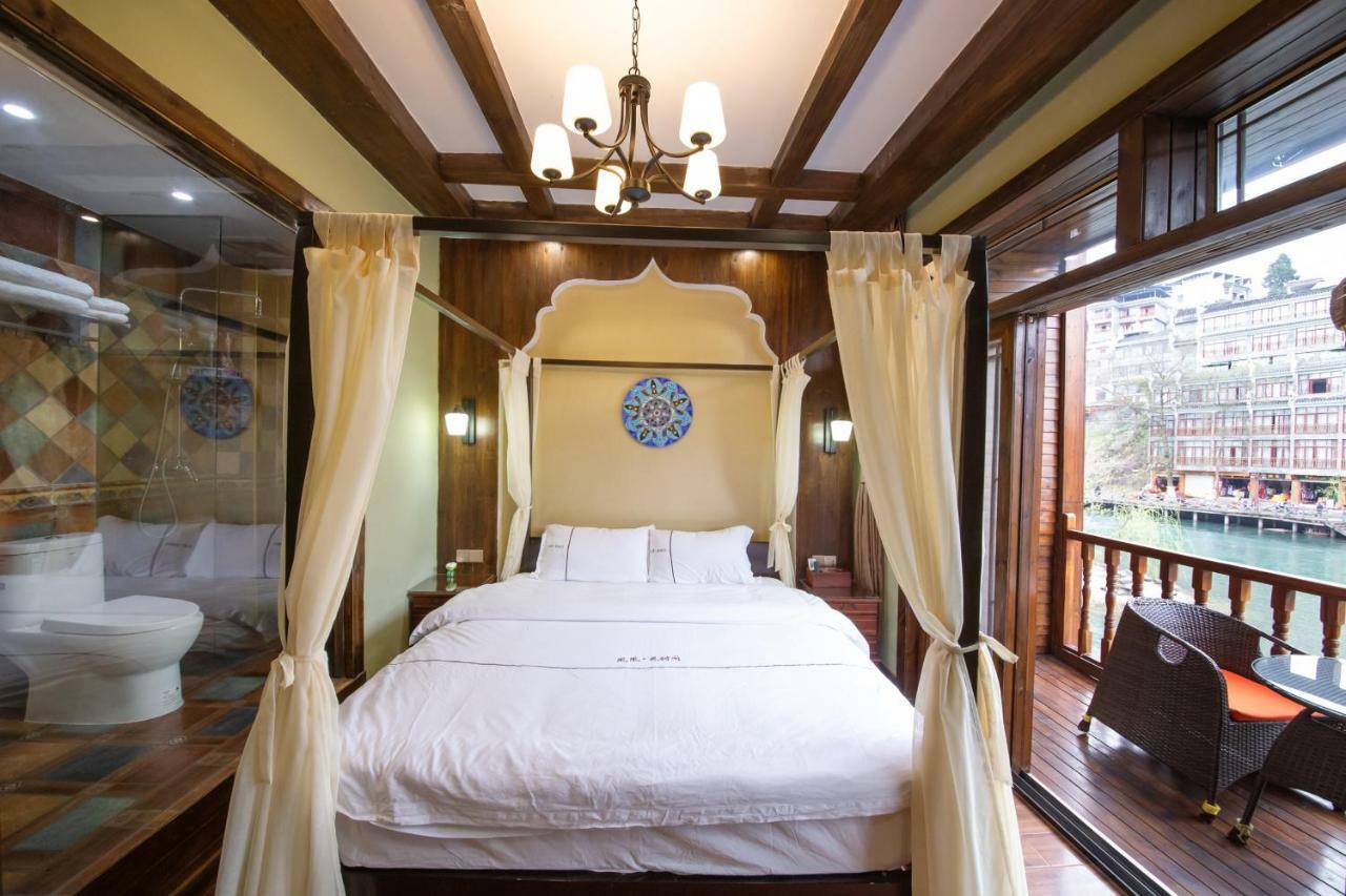 Flower Time Inn Fenghuang Εξωτερικό φωτογραφία