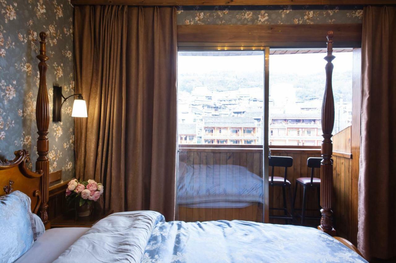 Flower Time Inn Fenghuang Εξωτερικό φωτογραφία