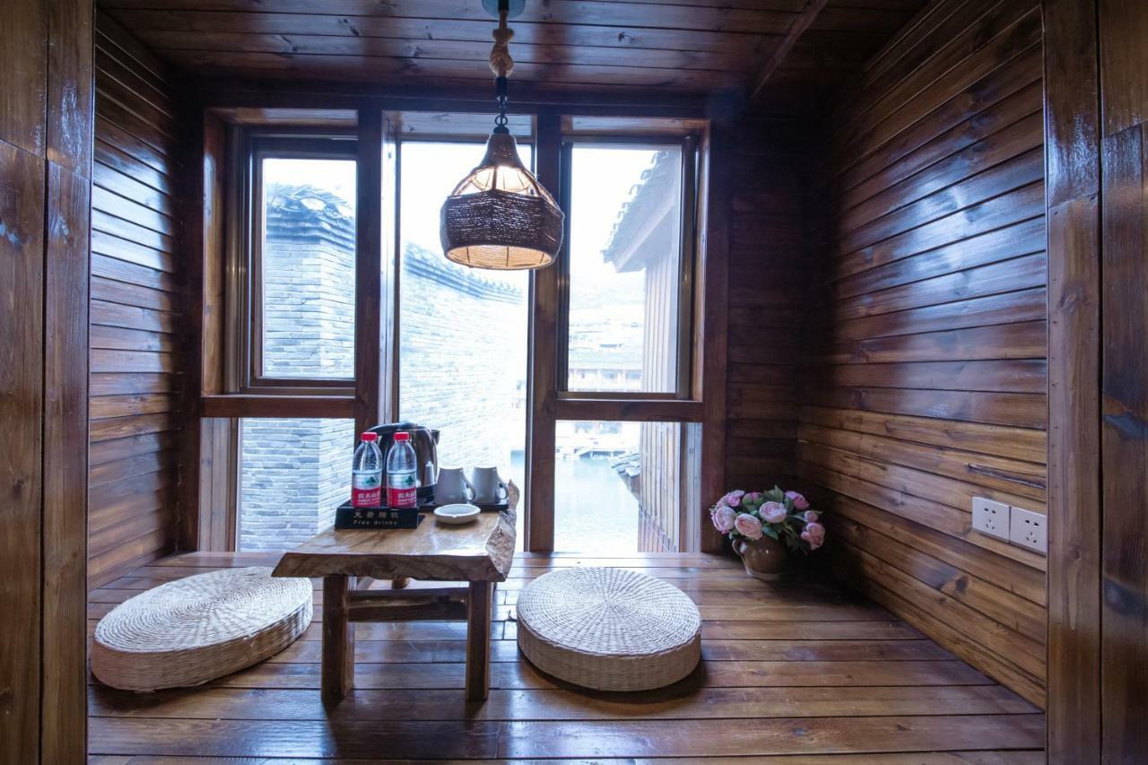 Flower Time Inn Fenghuang Εξωτερικό φωτογραφία